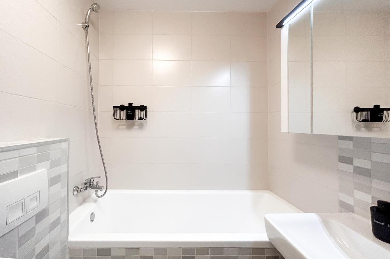 Downtown C22 Apartment Bukares Bagian luar foto