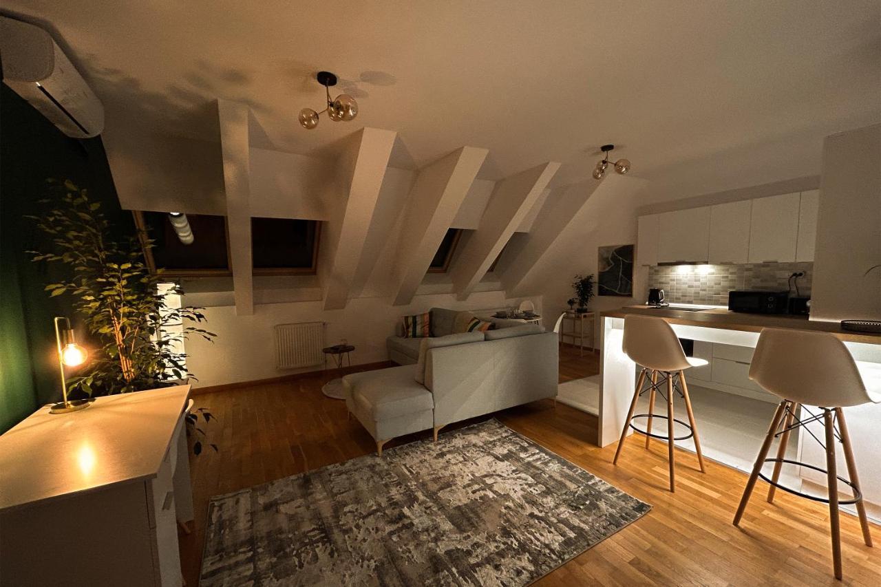 Downtown C22 Apartment Bukares Bagian luar foto