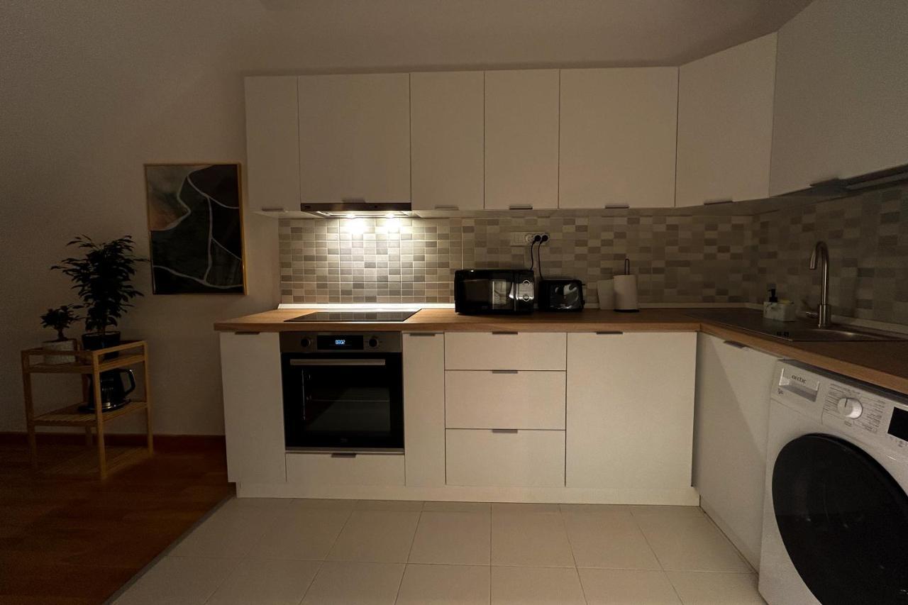 Downtown C22 Apartment Bukares Bagian luar foto