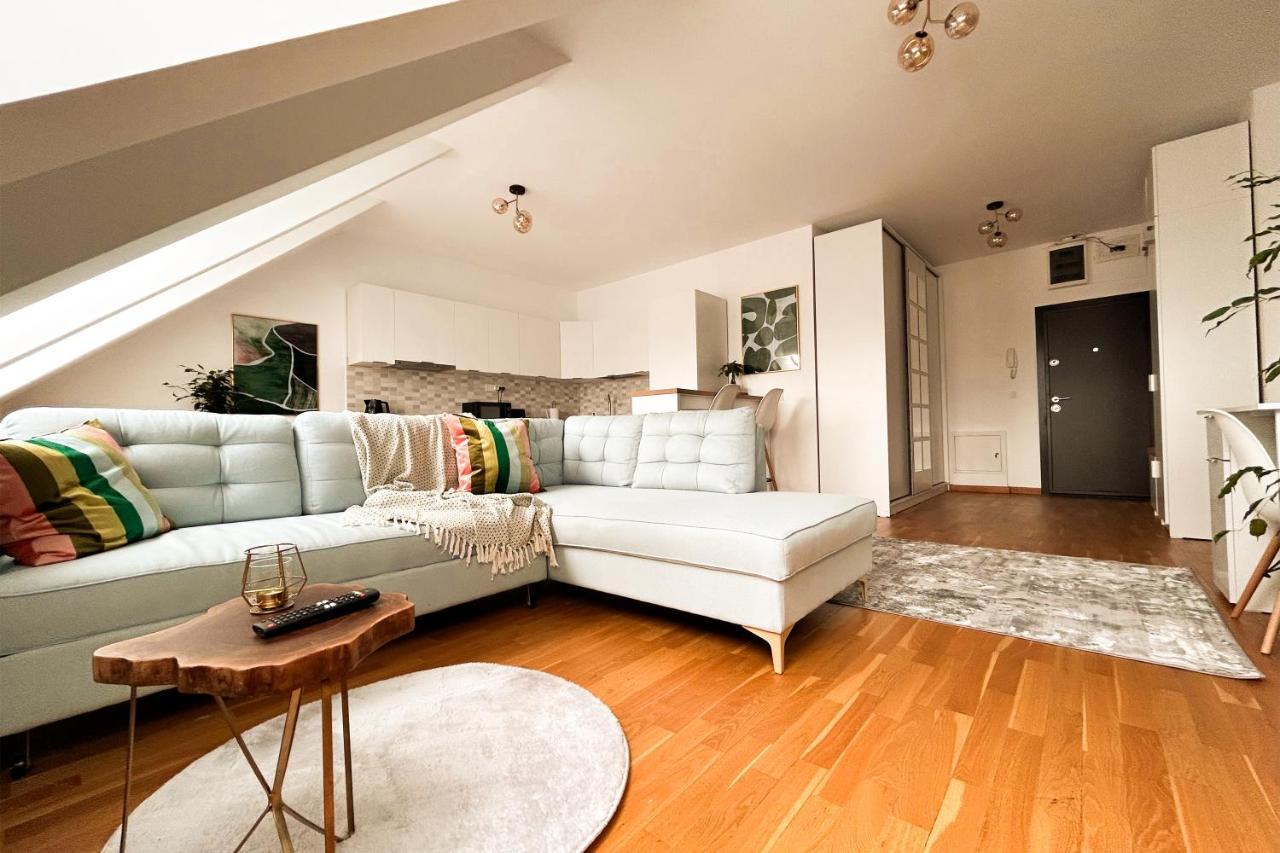 Downtown C22 Apartment Bukares Bagian luar foto