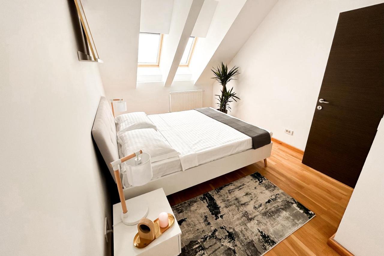 Downtown C22 Apartment Bukares Bagian luar foto